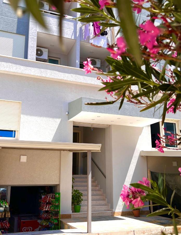 Flors Apartments Durrës Extérieur photo
